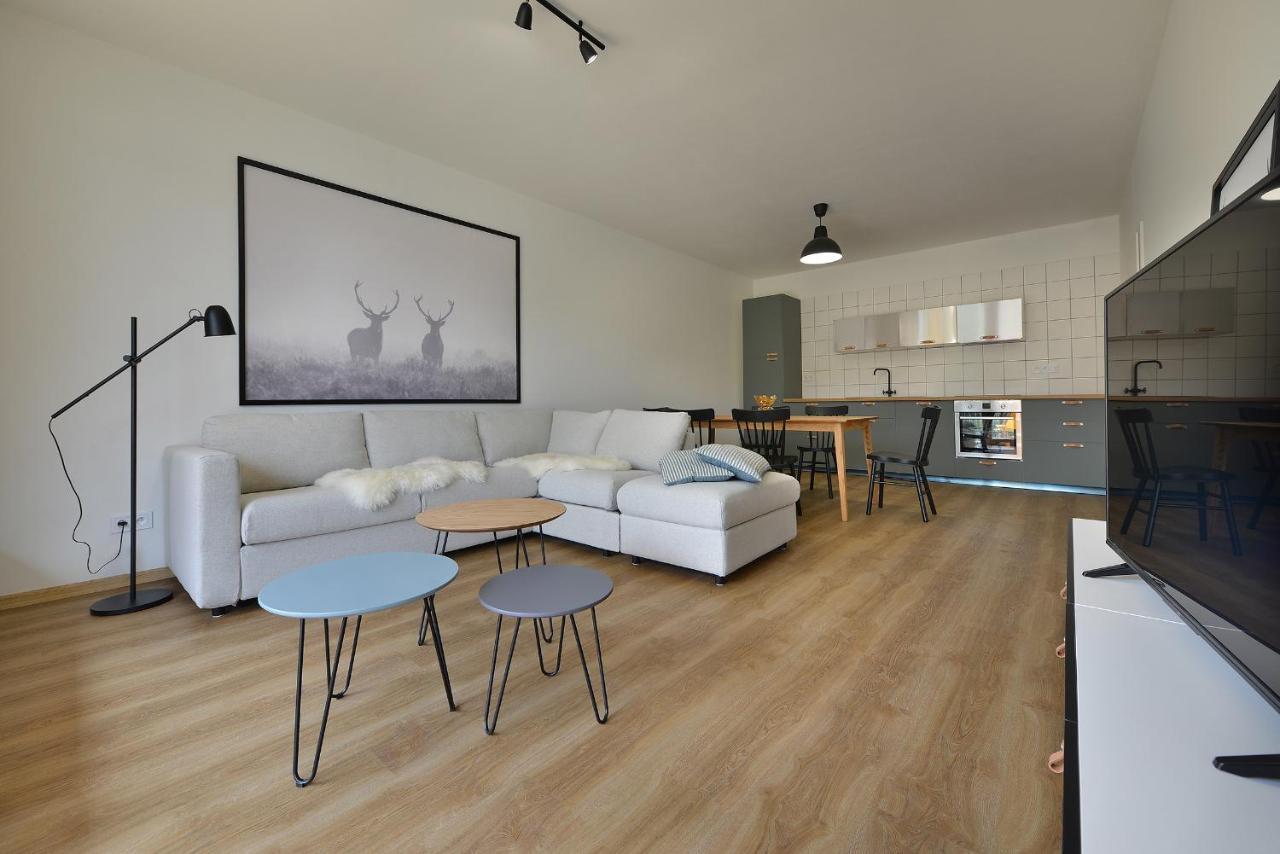Element Lakeside Apartments ليبنو ناد فلتافو المظهر الخارجي الصورة