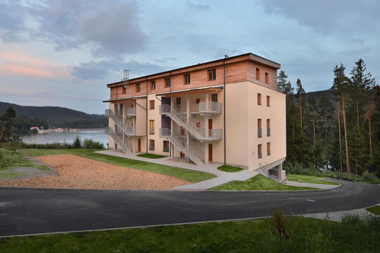 Element Lakeside Apartments ليبنو ناد فلتافو المظهر الخارجي الصورة